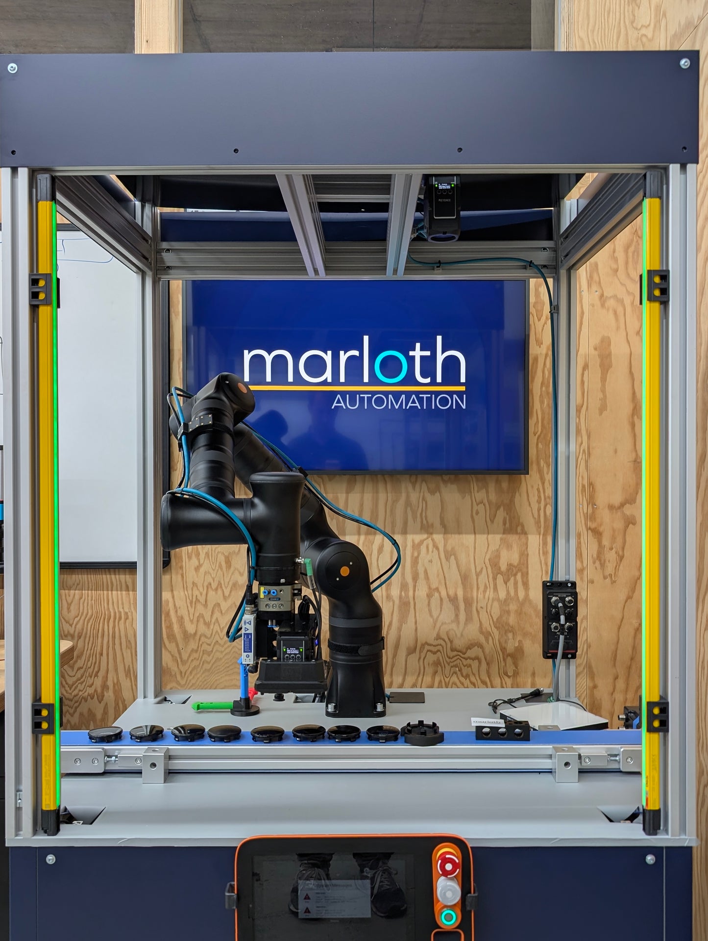 MARCEL - einfache, modulare Roboterzelle
